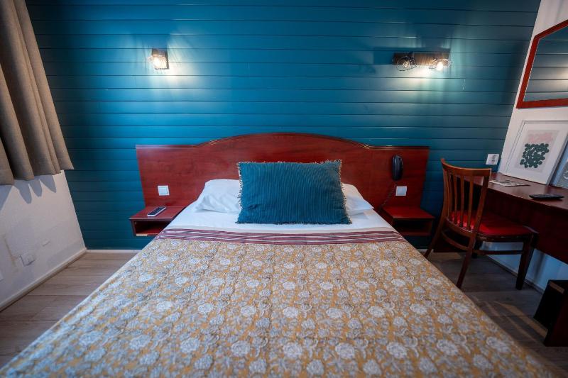 Small Double Room (1 Person) image 1