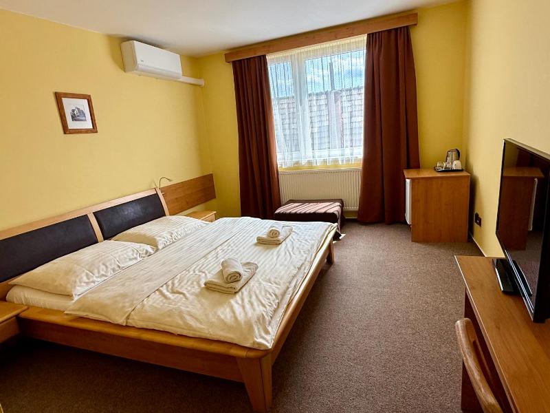 Deluxe Room image 4
