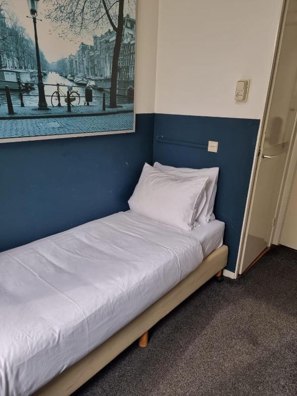 Small Single Room image 1