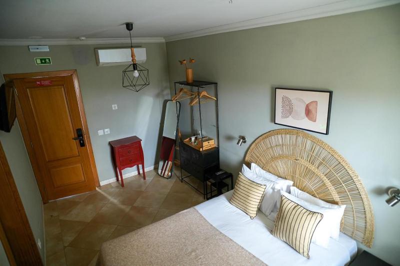 Economy Double Room image 4