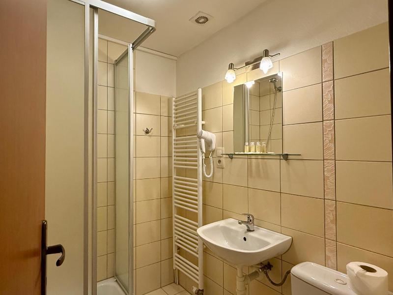Deluxe Triple Room image 3