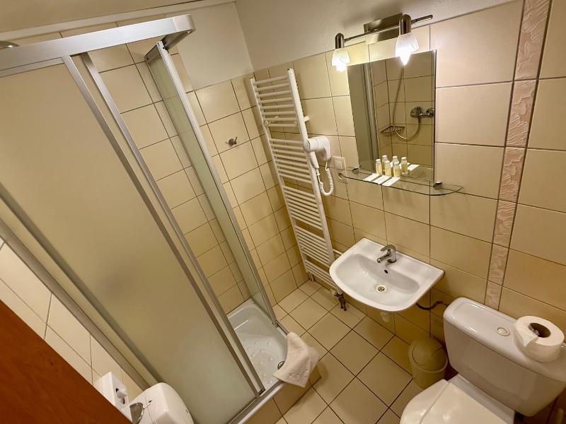 Deluxe Triple Room image 2