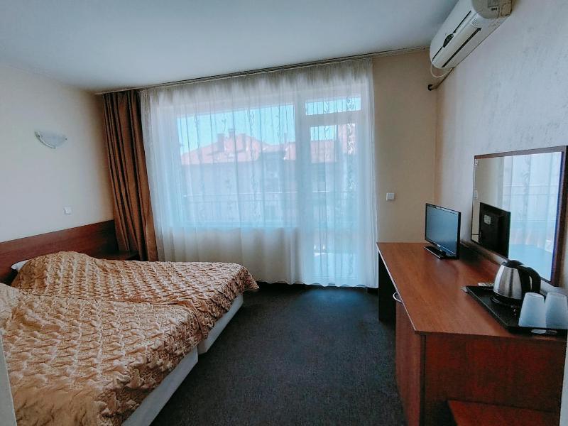 Double or Twin Room image 2