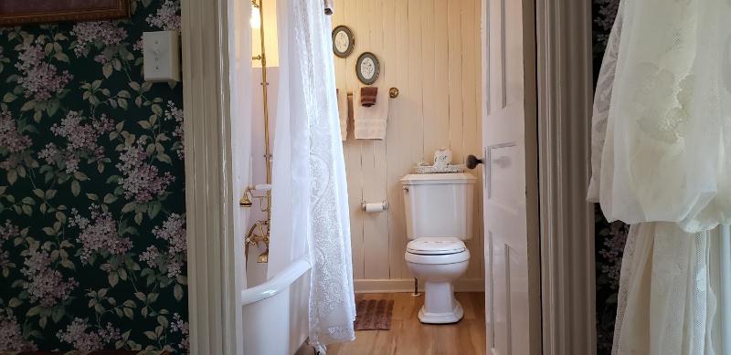 King Room image 2