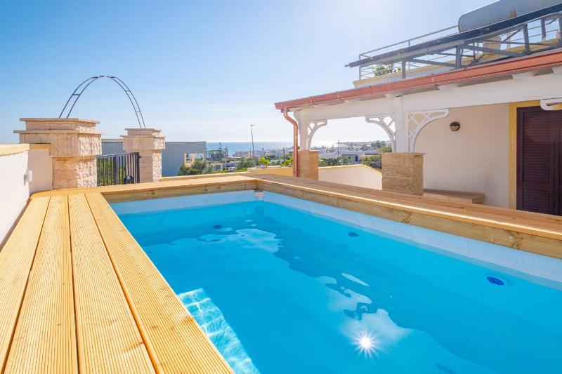 Villa with Sea View image 4