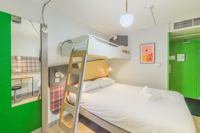 Two Adjacent Double Rooms (non communicating) image 2