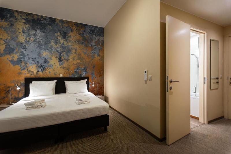 Standard Double or Twin Room image 4