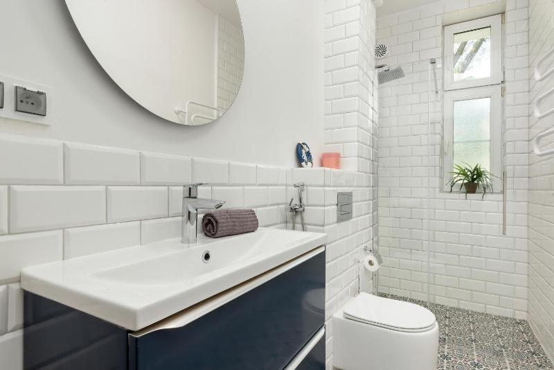 Bright 3city Apartment in Sopot Center by Noclegi Renters - image 12