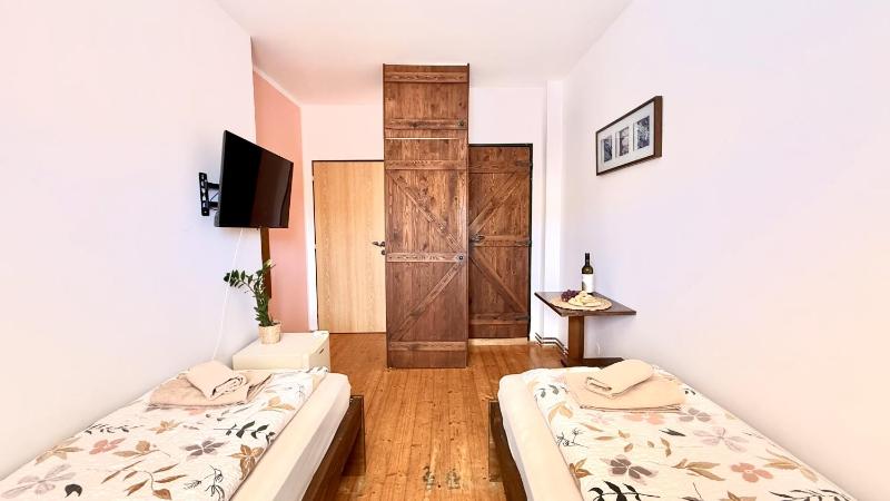 Double or Twin Room image 4