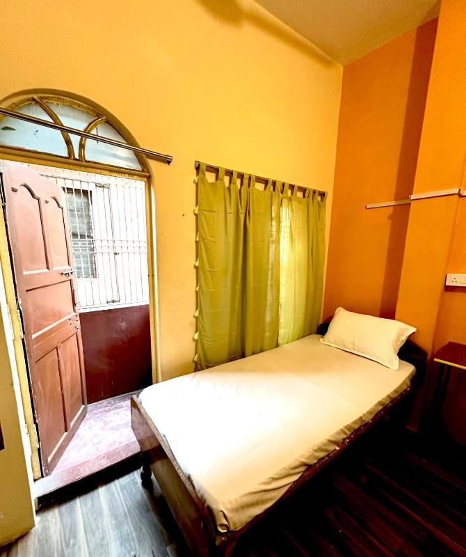 Om Rest House by Bunny Cafe Varanasi - image 6