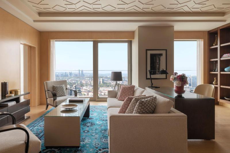 Two-Bedroom King Suite with City View image 4