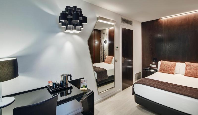 Basic Double or Twin Room image 1