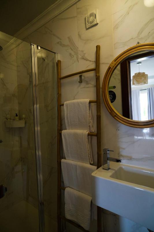 Double Room with Private Bathroom image 2