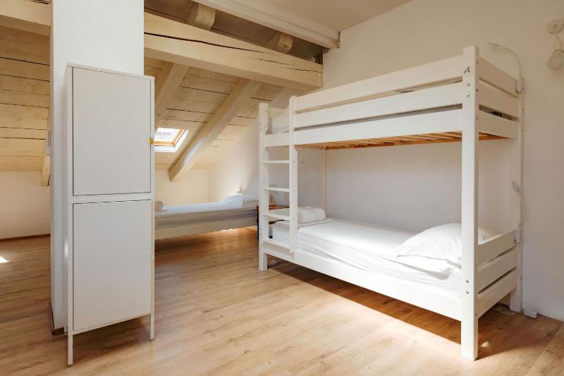 4-Bed Mixed Dormitory Room image 1