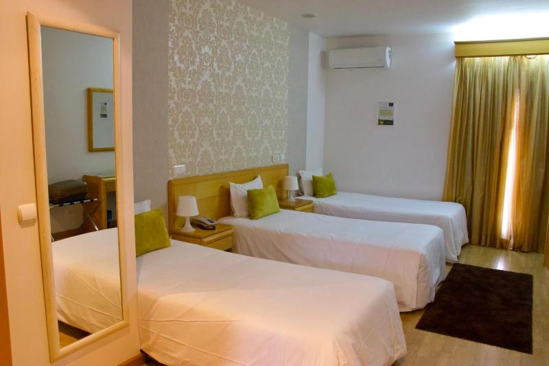 Twin Room with Extra Bed (3 Adults) image 3