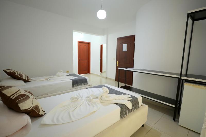Suite with Sea View image 3