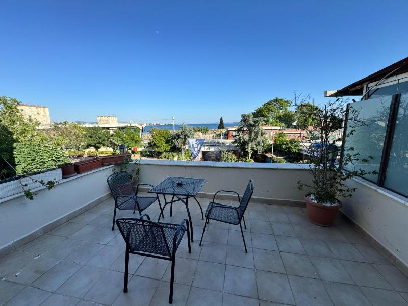 Standard Triple Room with Sea View image 4