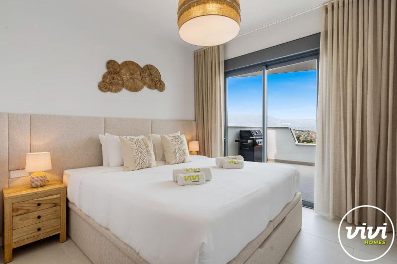 ViVi Homes - Casa la Perla - terrace - gym - pool - image 6