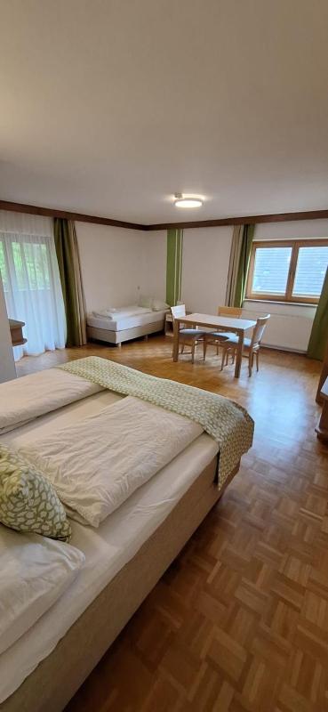 Triple Room with Balcony image 4