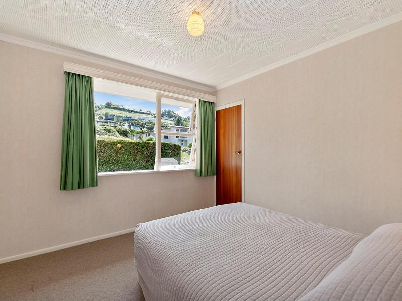 Lofty Lakeviews - Acacia Bay Holiday Home - image 21
