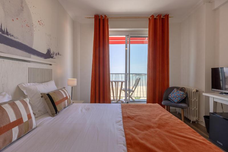 Comfort Double Room Sea Front  image 4