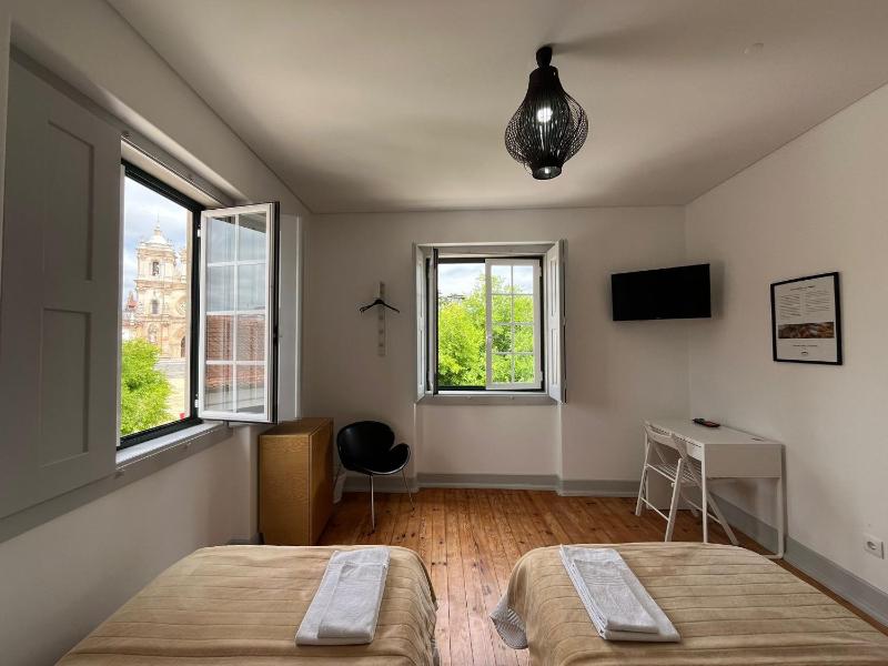 Double or Twin Room with Shared Bathroom image 4