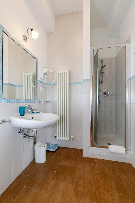 Triple Room with Private Bathroom image 2