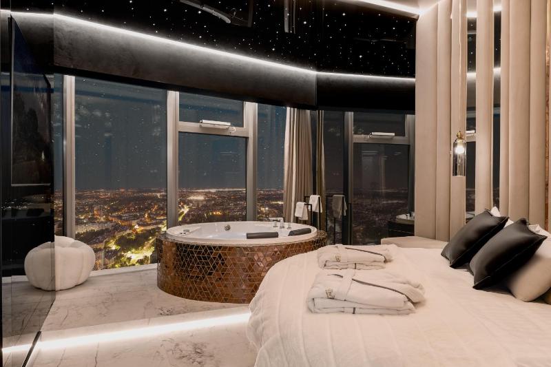 Sky Tower Apartamenty - In The Sky Apartments - image 26