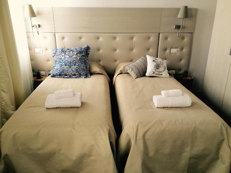 Double or Twin Room with Private Bathroom image 3