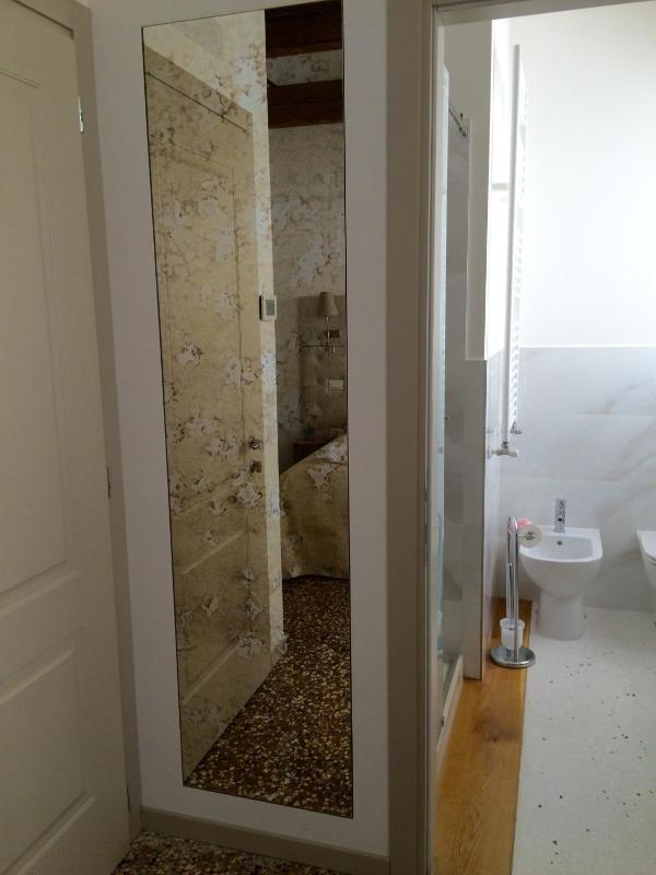 Double or Twin Room with Private Bathroom image 2