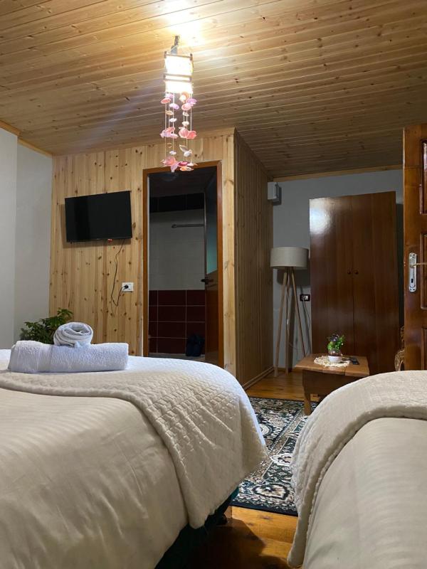 Triple Room with Private Bathroom image 4