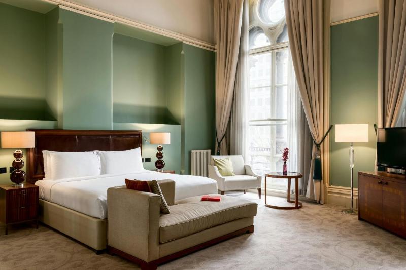 Grand Junior Suite with One King Bed image 1