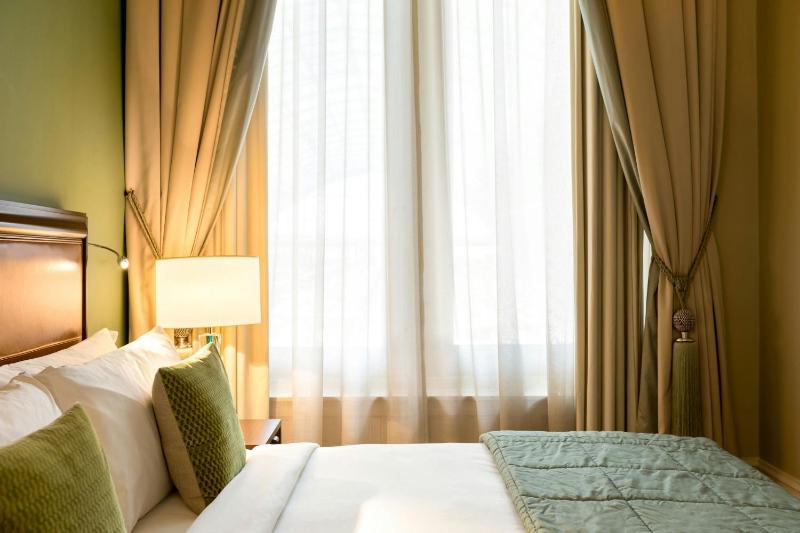 Chambers Junior Suite with One King Bed image 4
