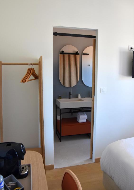 Double Room image 3