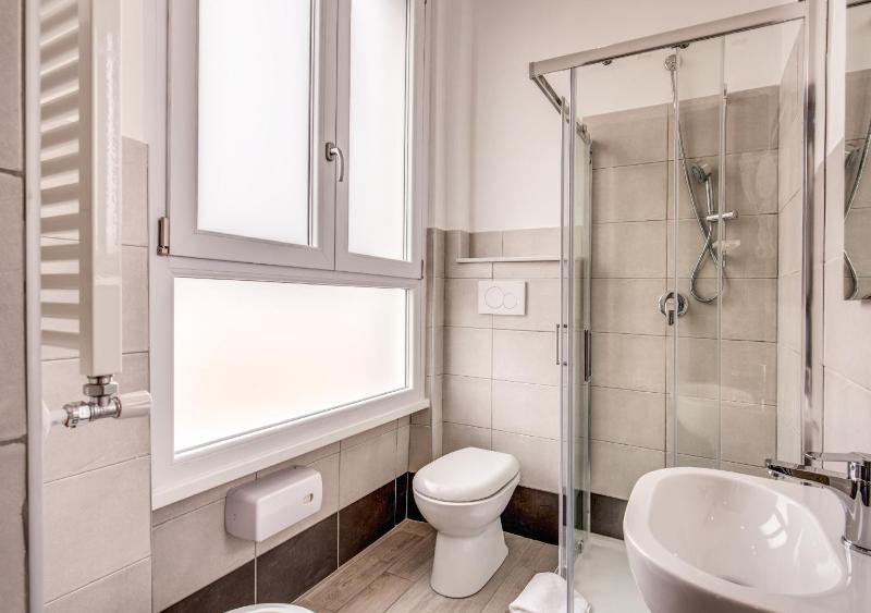 Double or Twin Room with Balcony image 2