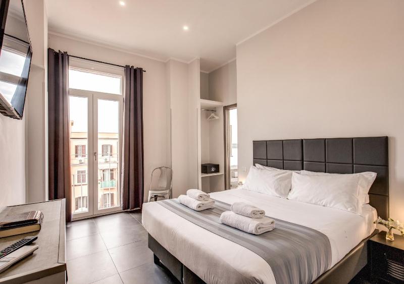 Double or Twin Room with Balcony image 4