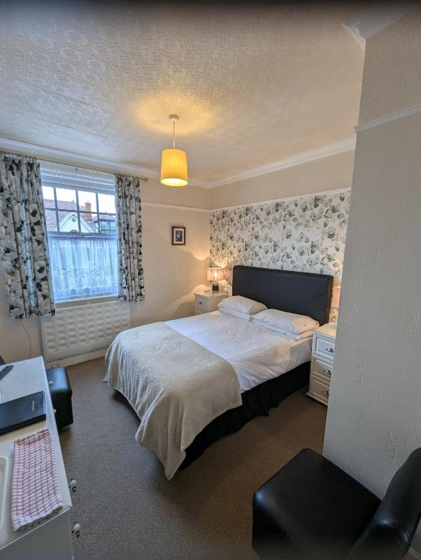 Double Room image 4