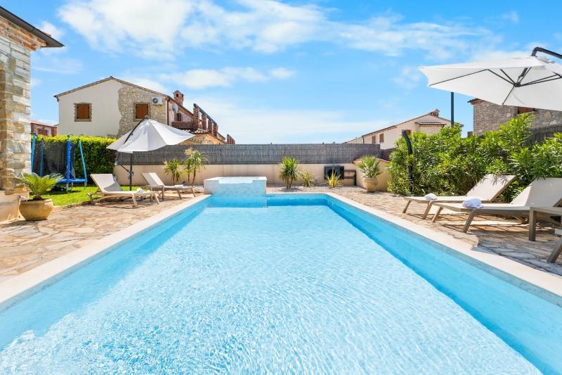 Villa Serenita with heated pool - image 20