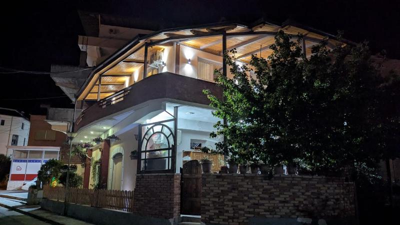 The Parkside Villa Apartment I - image 6