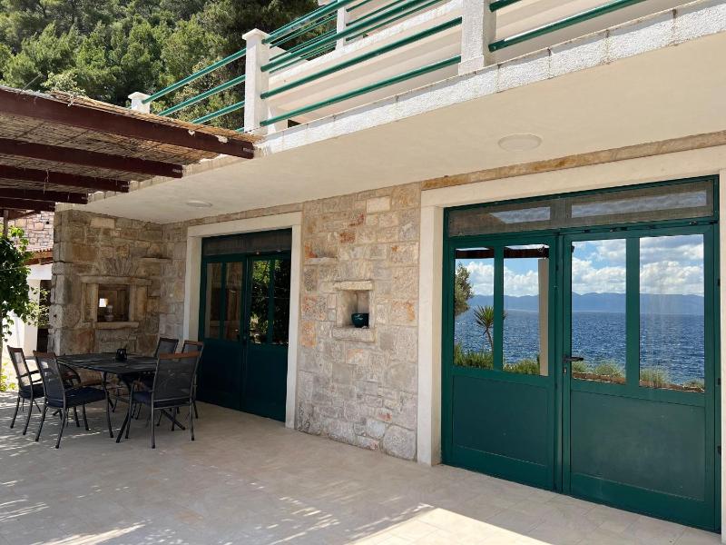 Two-Bedroom Apartment with Terrace and Sea View image 3