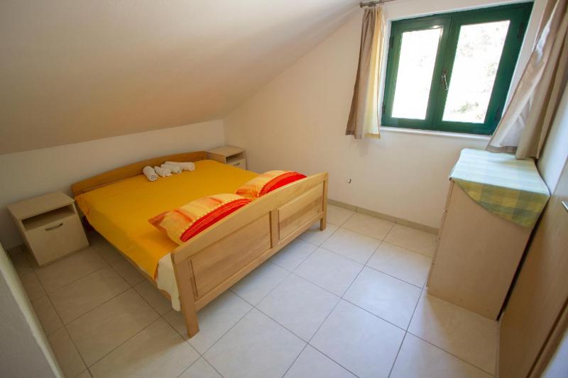 One-Bedroom Apartment with Balcony and Sea View image 1
