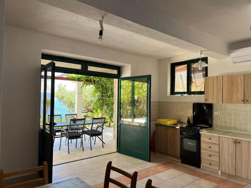 Two-Bedroom Apartment with Terrace and Sea View image 4