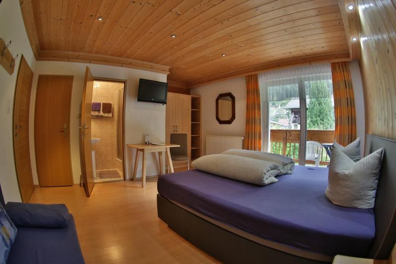 Double Room image 2