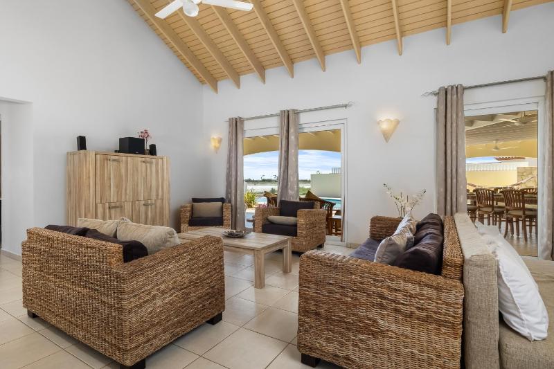 5BR Villa Vista with Exclusive Pool by Bocobay - image 15