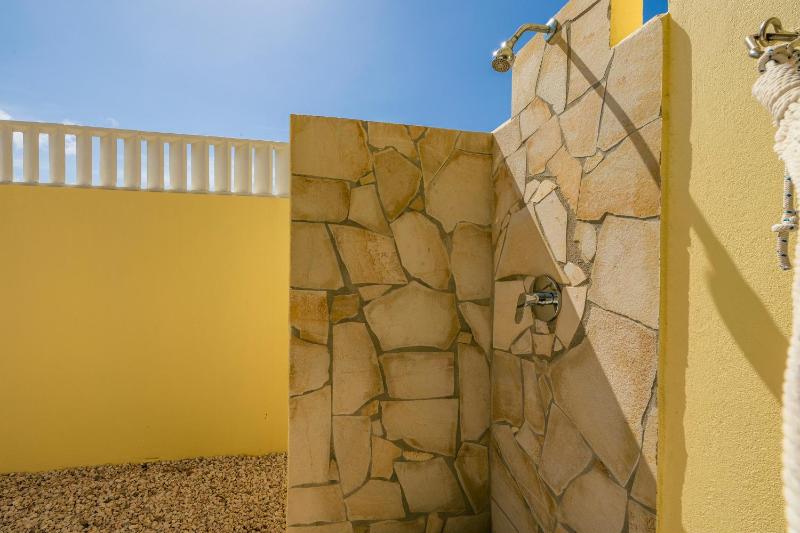 5BR Villa Vista with Exclusive Pool by Bocobay - image 12