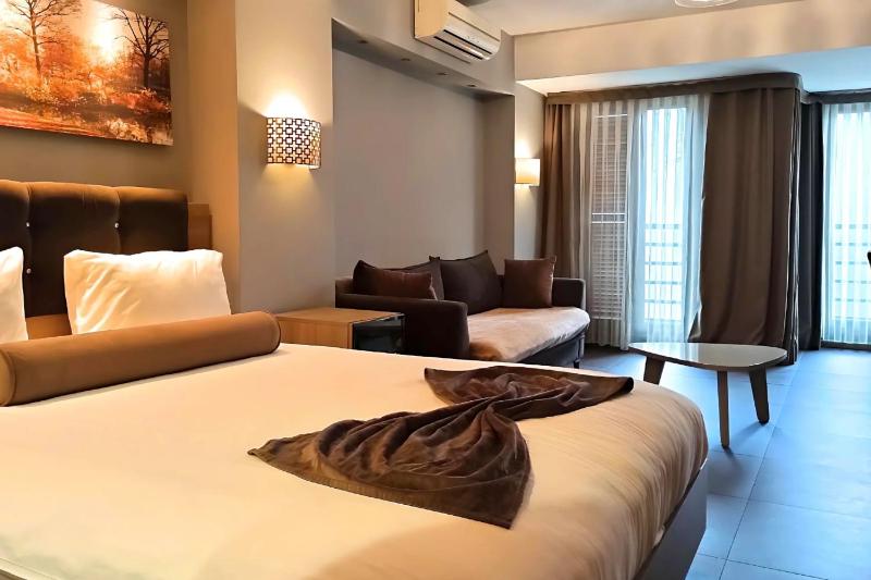 Deluxe Double Room image 1