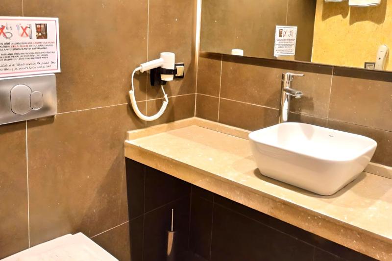 Standard Triple Room image 3