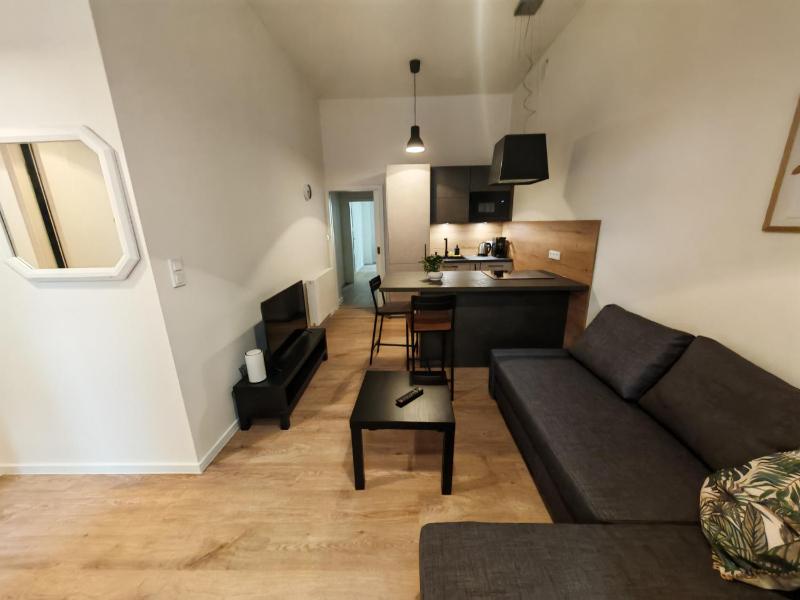 Modern 1BR in trendy Žižkov - image 7
