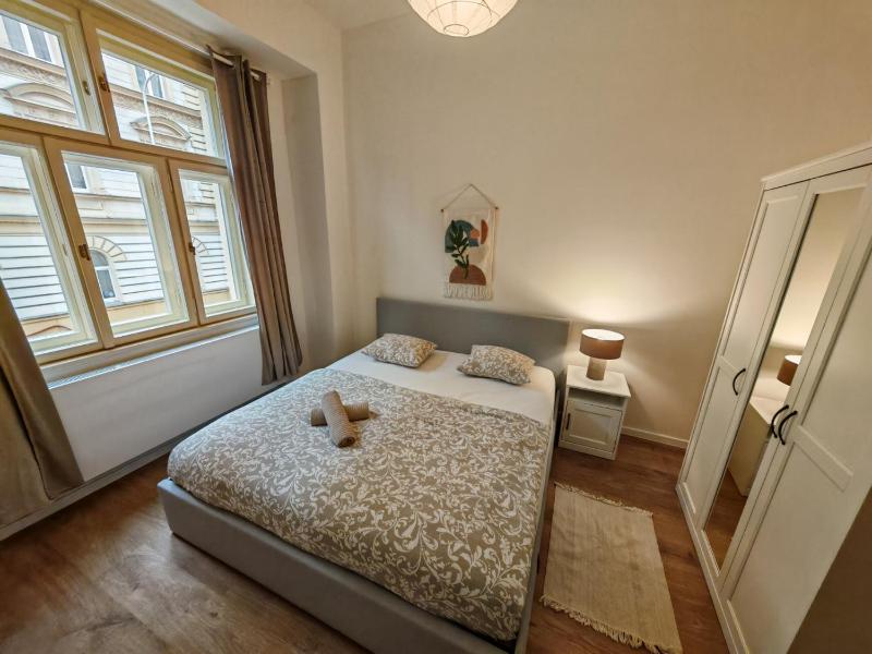 Modern 1BR in trendy Žižkov - image 15