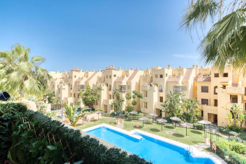 Delightful 2 bedroom Apartment - image 1